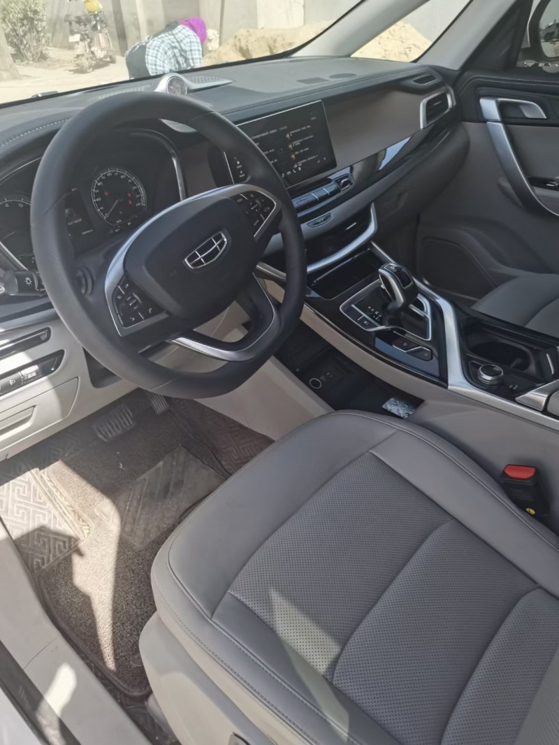 保定20年吉利嘉际7