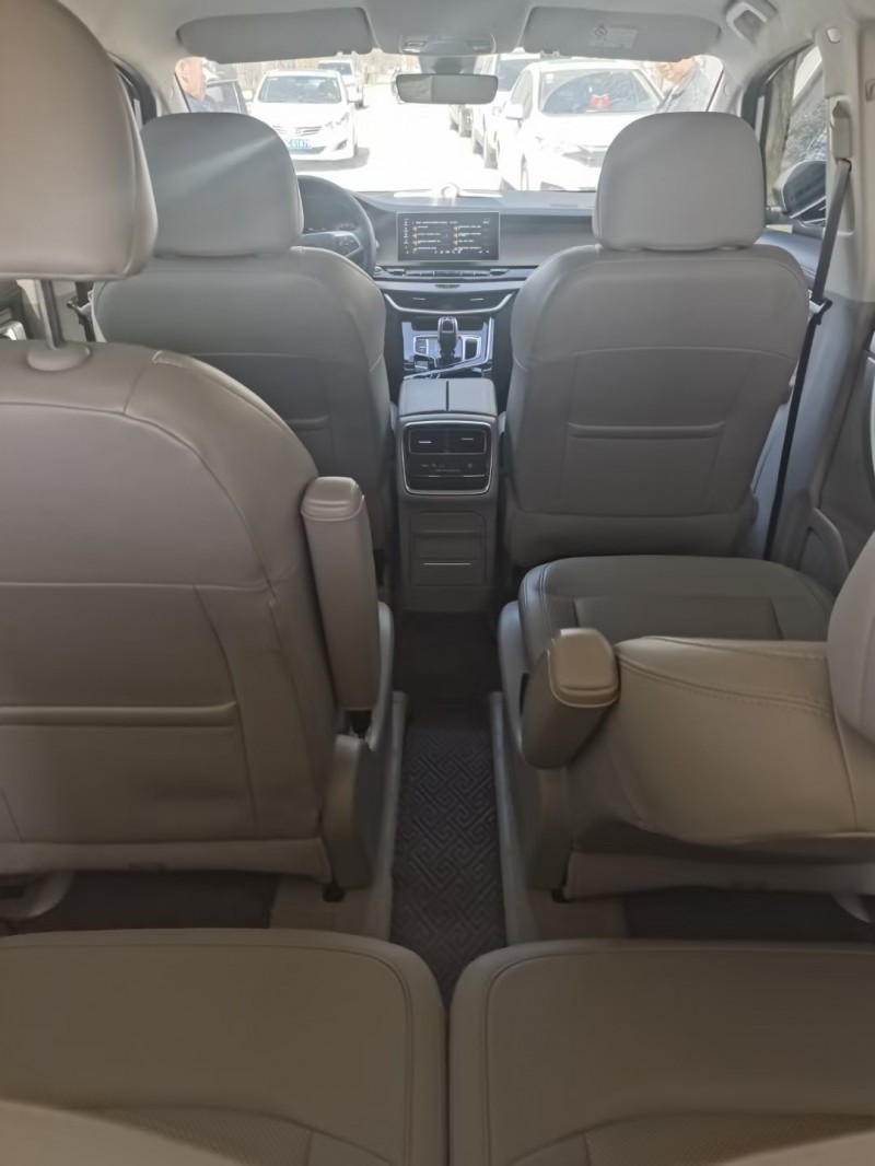 保定20年吉利嘉际8