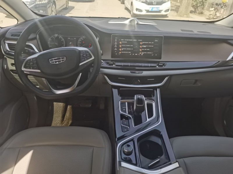 保定20年吉利嘉际9