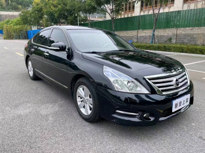 宜昌11年日产天籁3