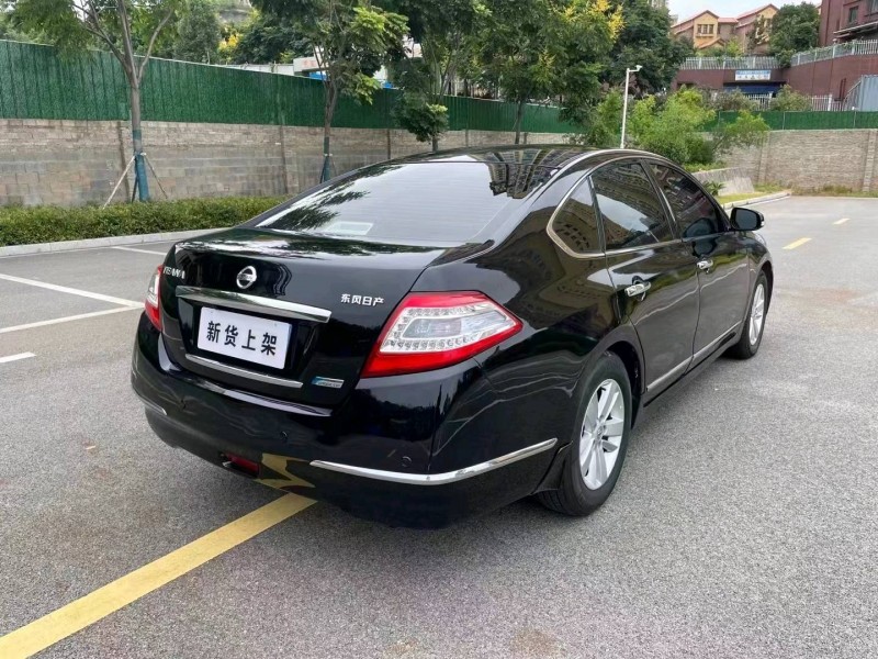 宜昌11年日产天籁5