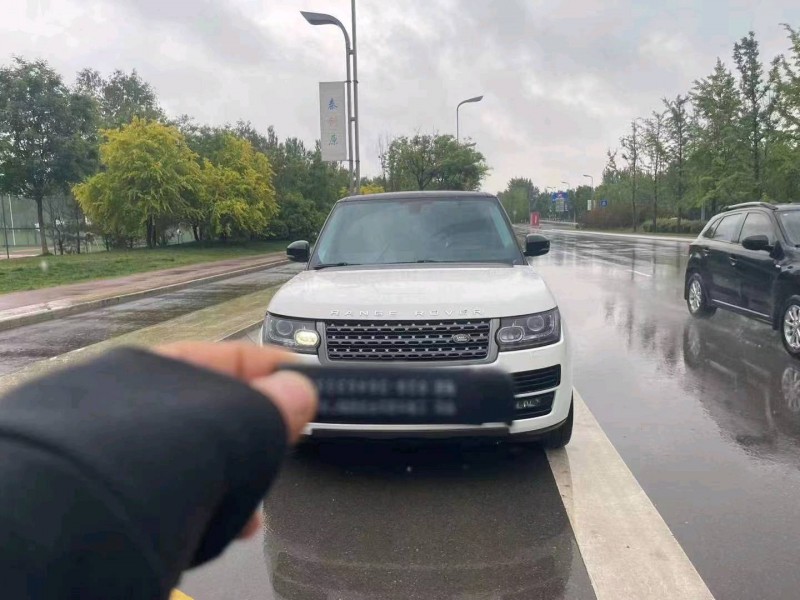 广州16年路虎揽胜行政1