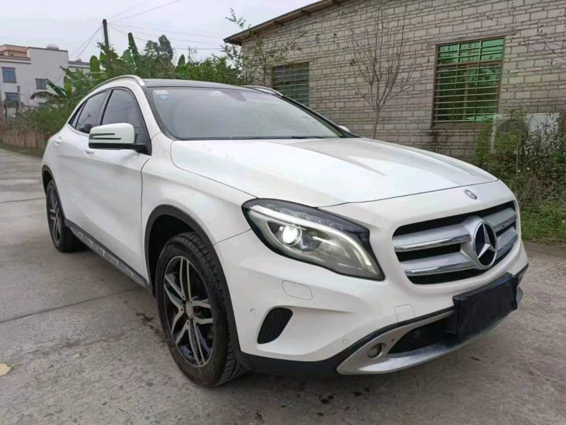 深圳16年奔驰GLA2