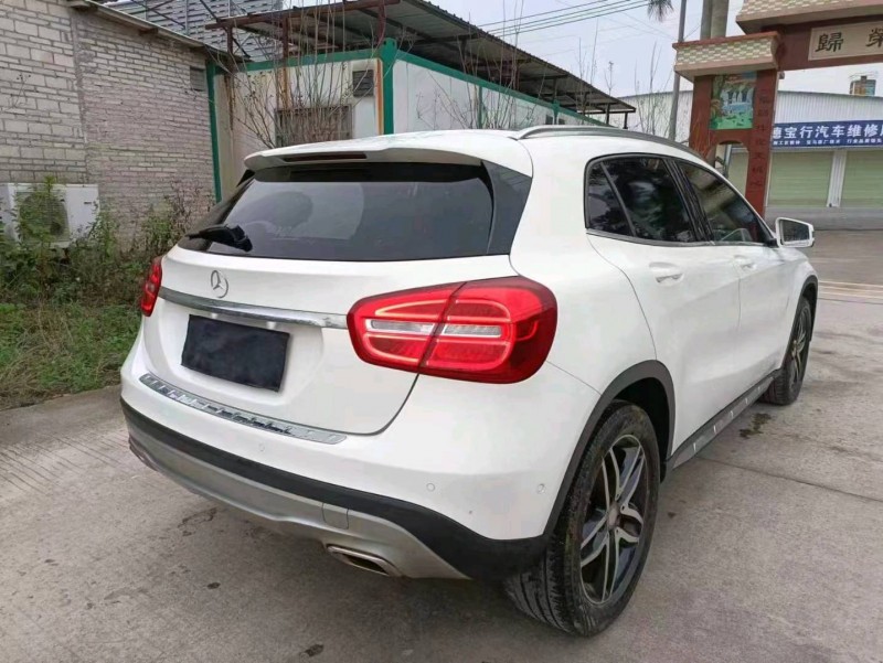 深圳16年奔驰GLA9