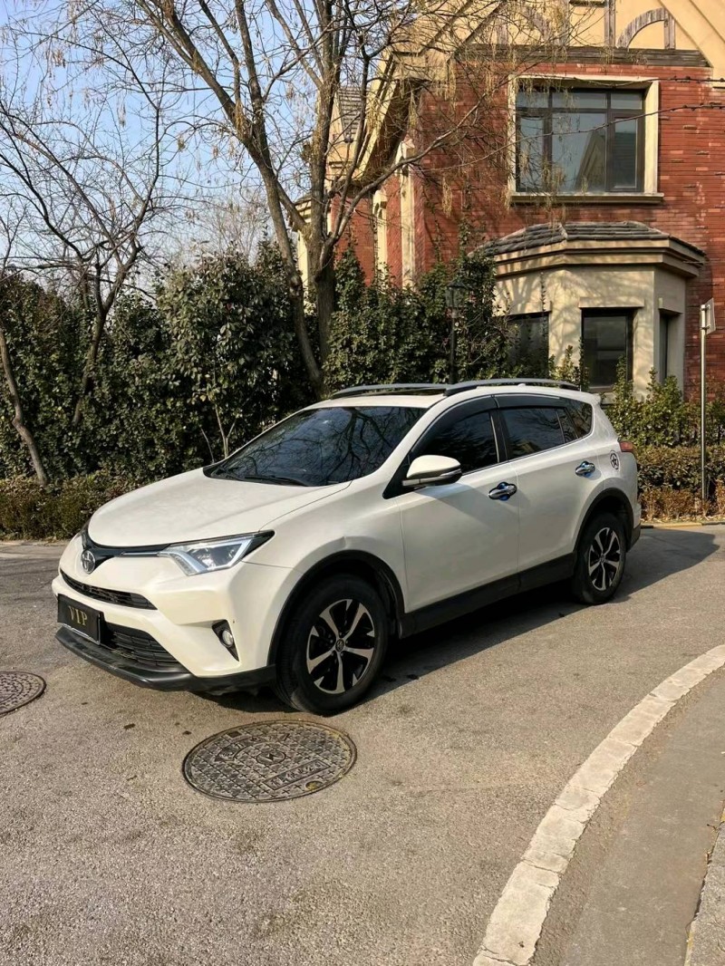 青岛19年丰田RAV4荣放3