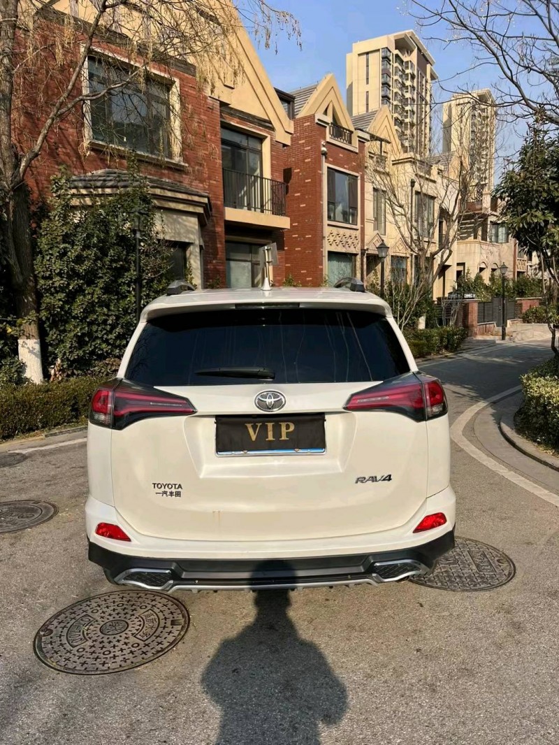 青岛19年丰田RAV4荣放9