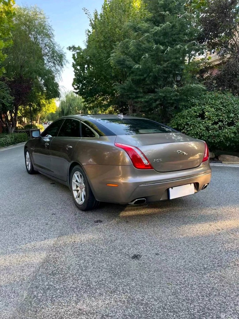 青岛16年捷豹XJ8