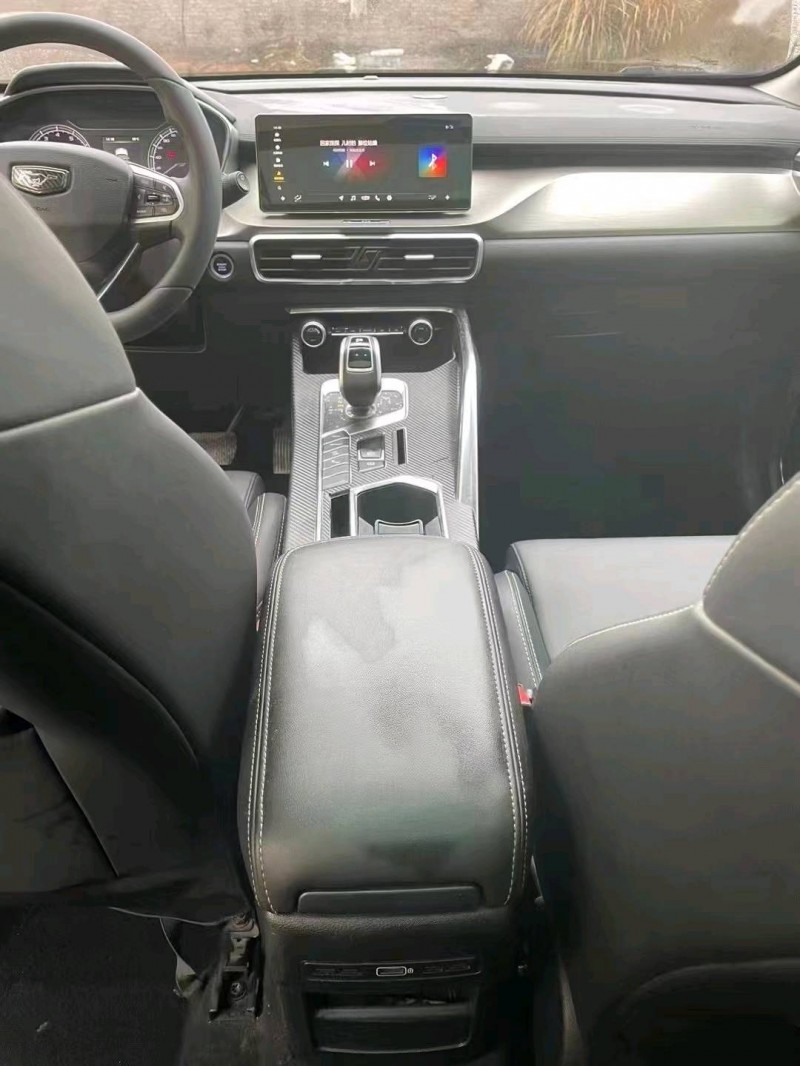 宜昌19年吉利缤越7