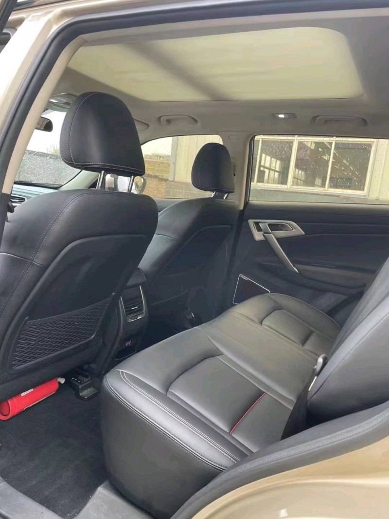 宜昌18年吉利博越4