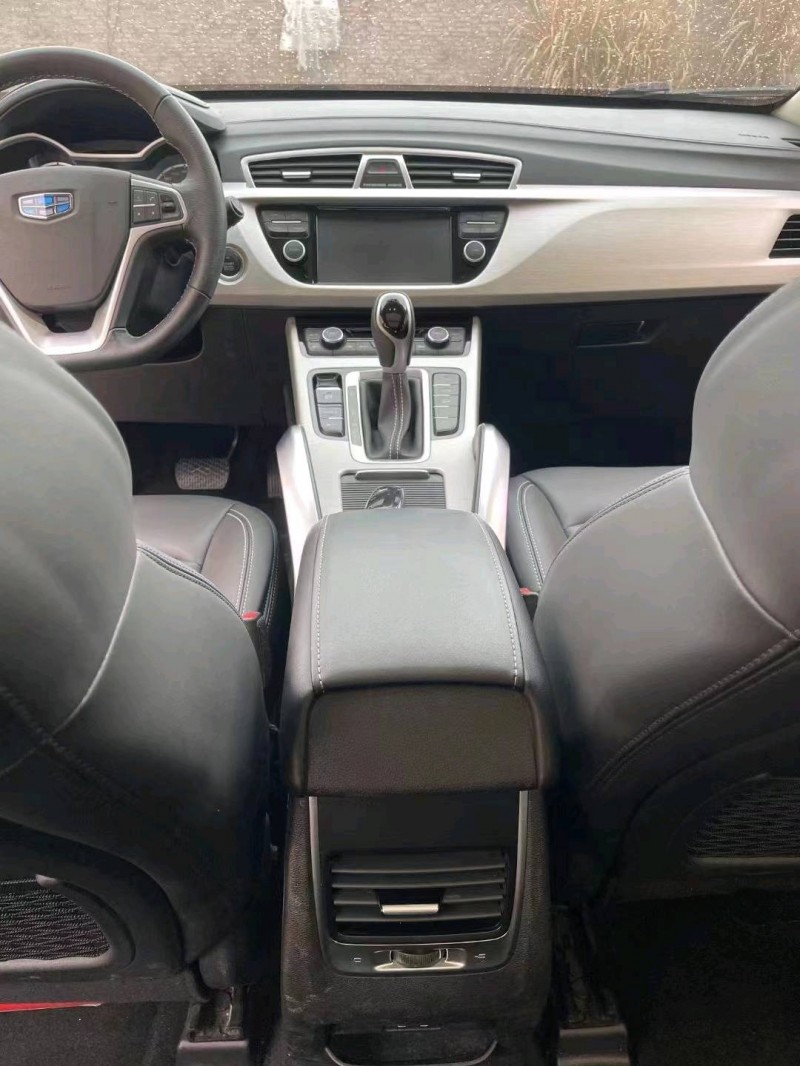 宜昌18年吉利博越7