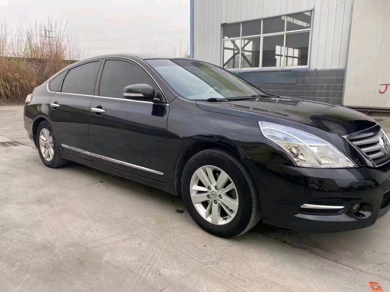 宜昌12年日产天籁3