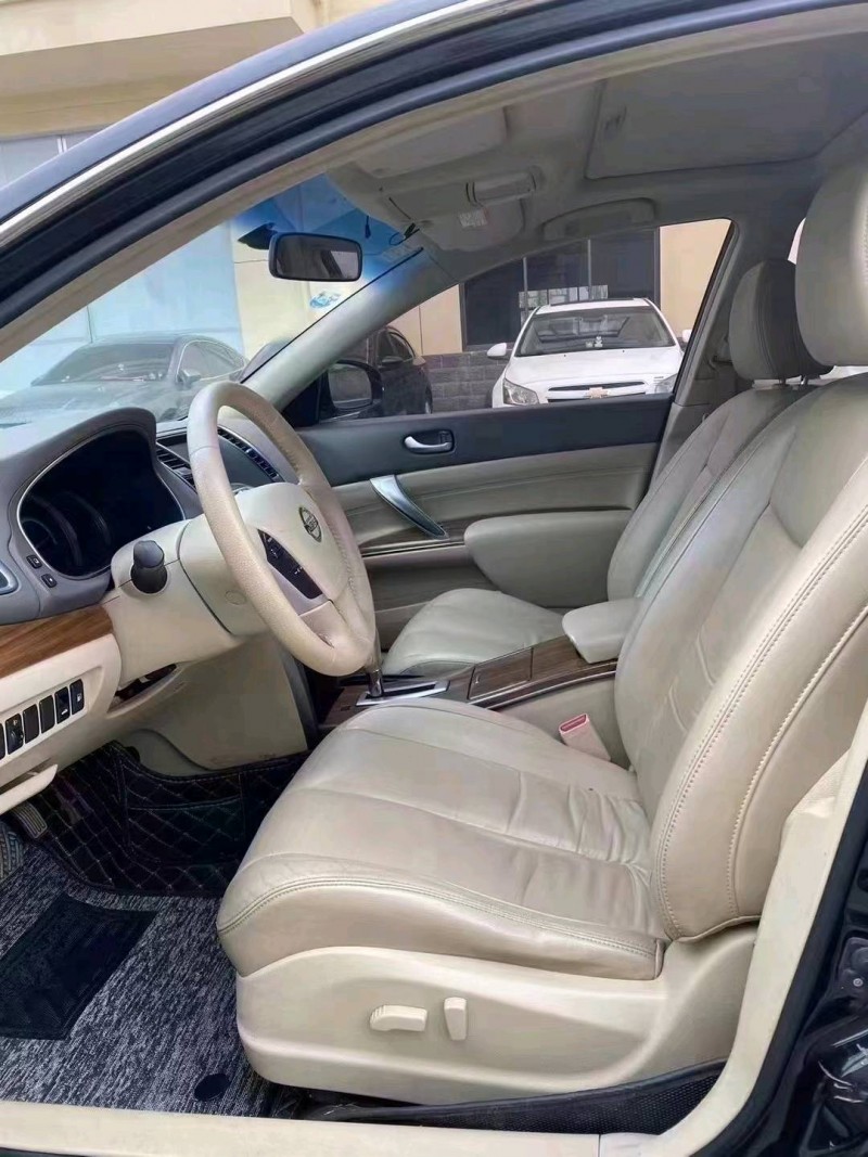 宜昌12年日产天籁4