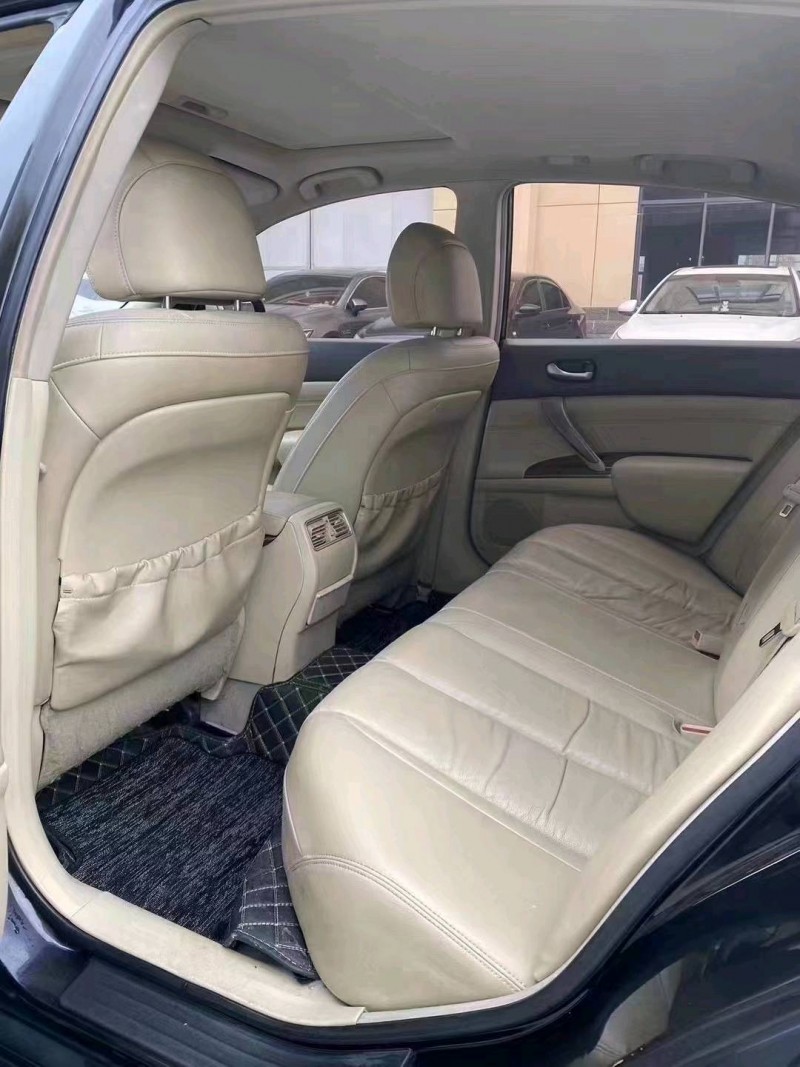 宜昌12年日产天籁5