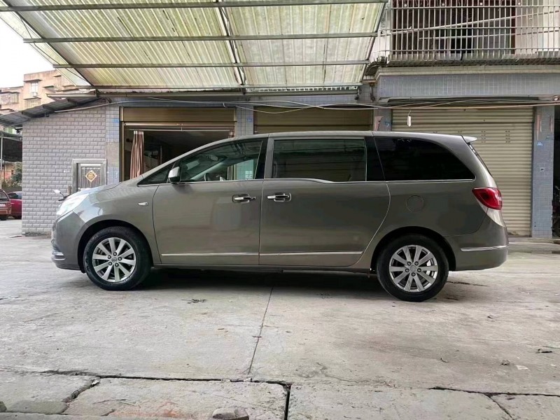 重庆18年别克GL82