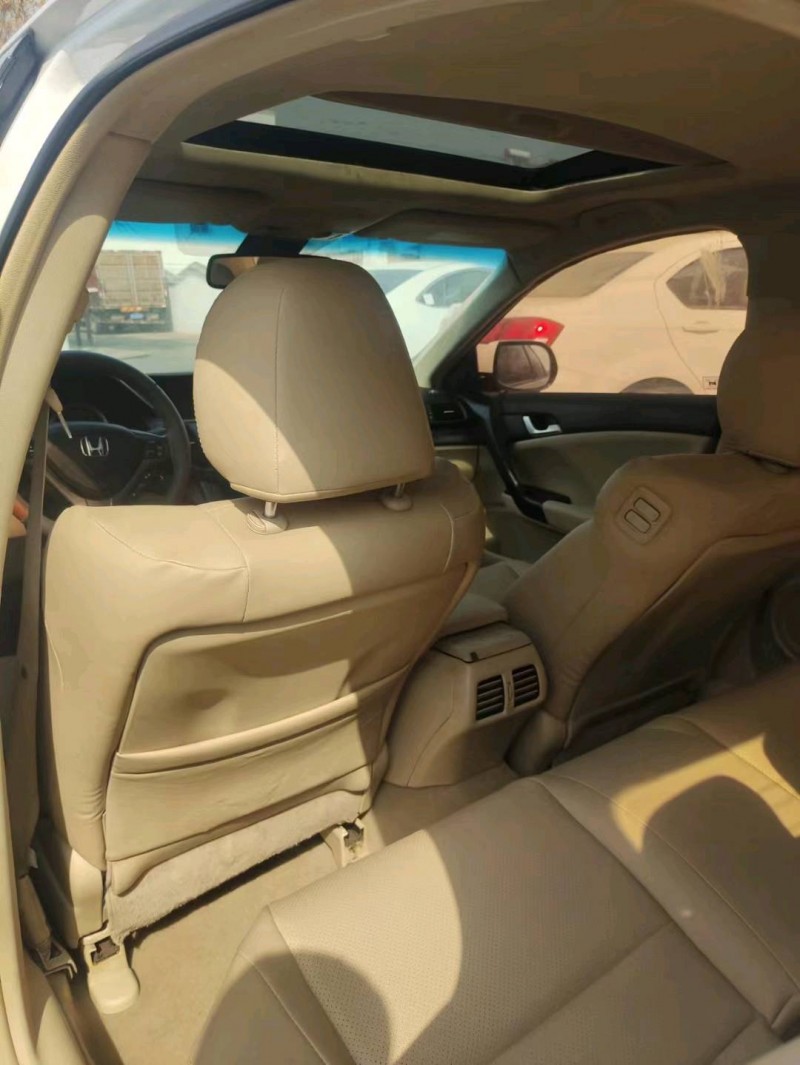 保定13年本田思铂睿4