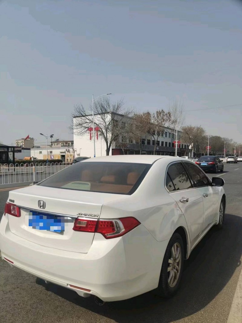 保定13年本田思铂睿8