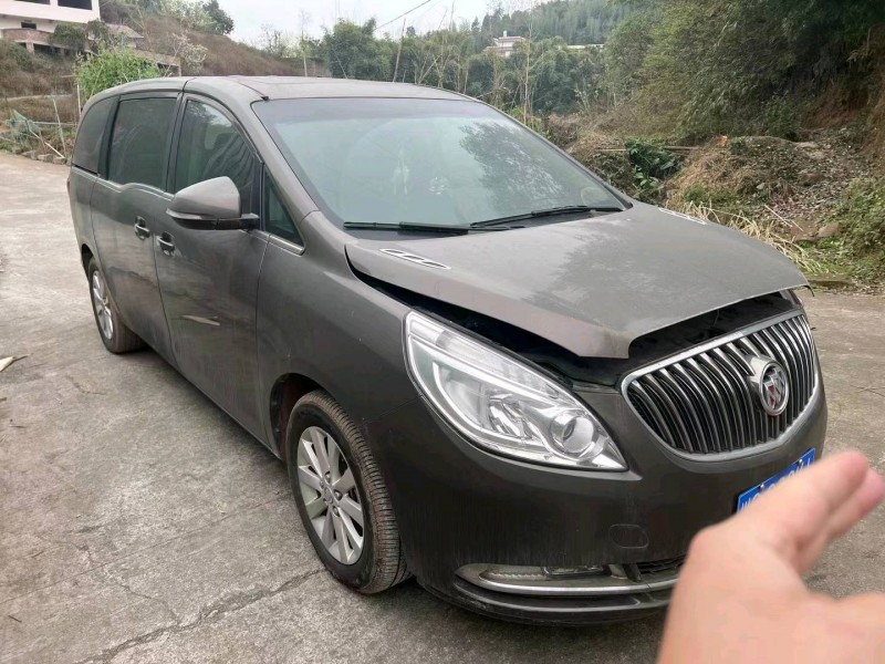 成都16年别克GL83