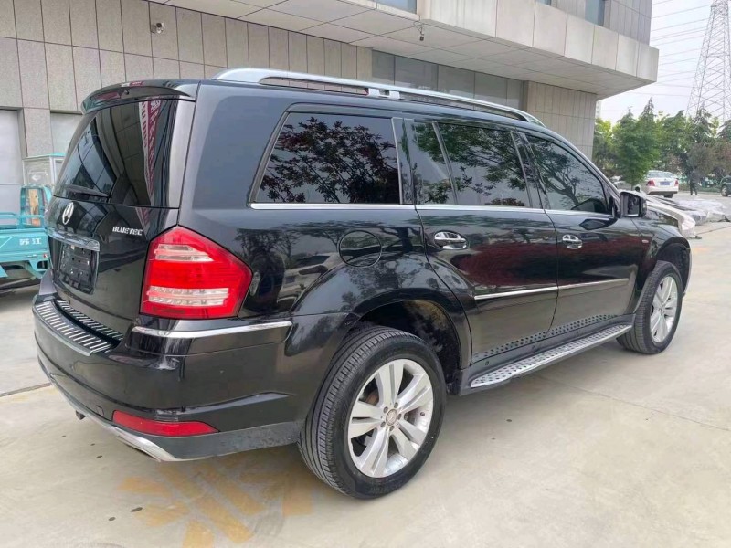 青岛13年奔驰GL8