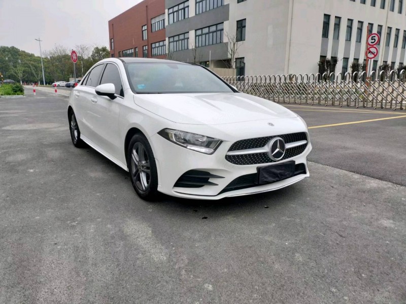苏州21年奔驰A2