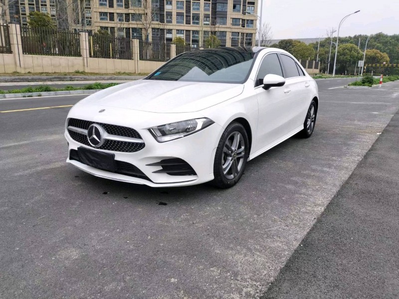 苏州21年奔驰A3