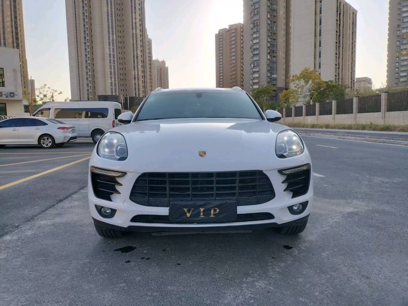 苏州15年保时捷Macan1