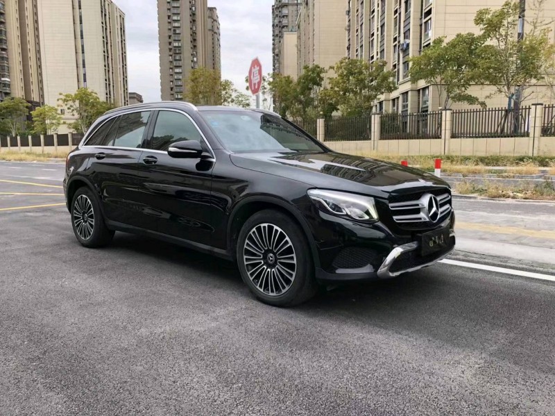 苏州19年奔驰GLC1