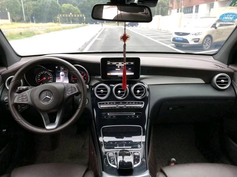 苏州19年奔驰GLC4