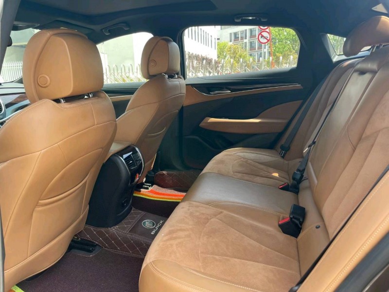 苏州17年别克君越1