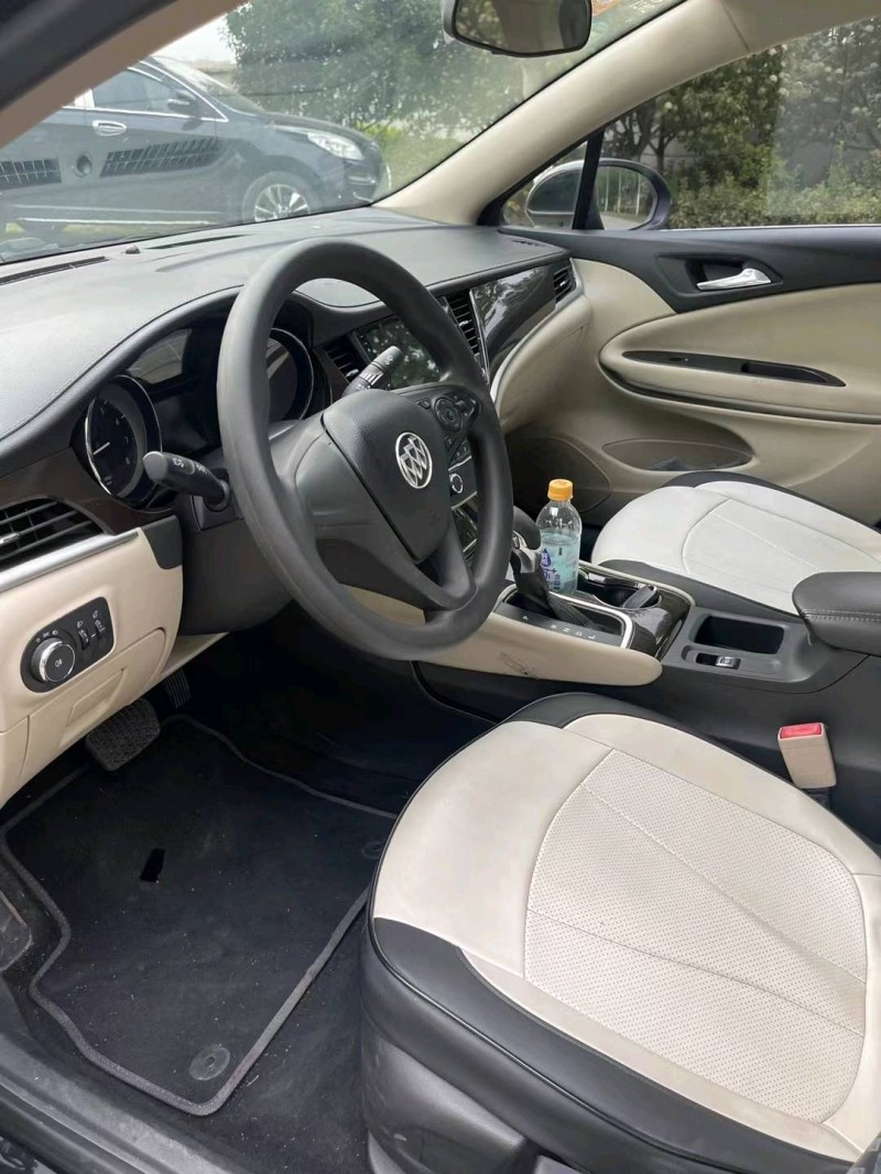 徐州17年别克威朗6