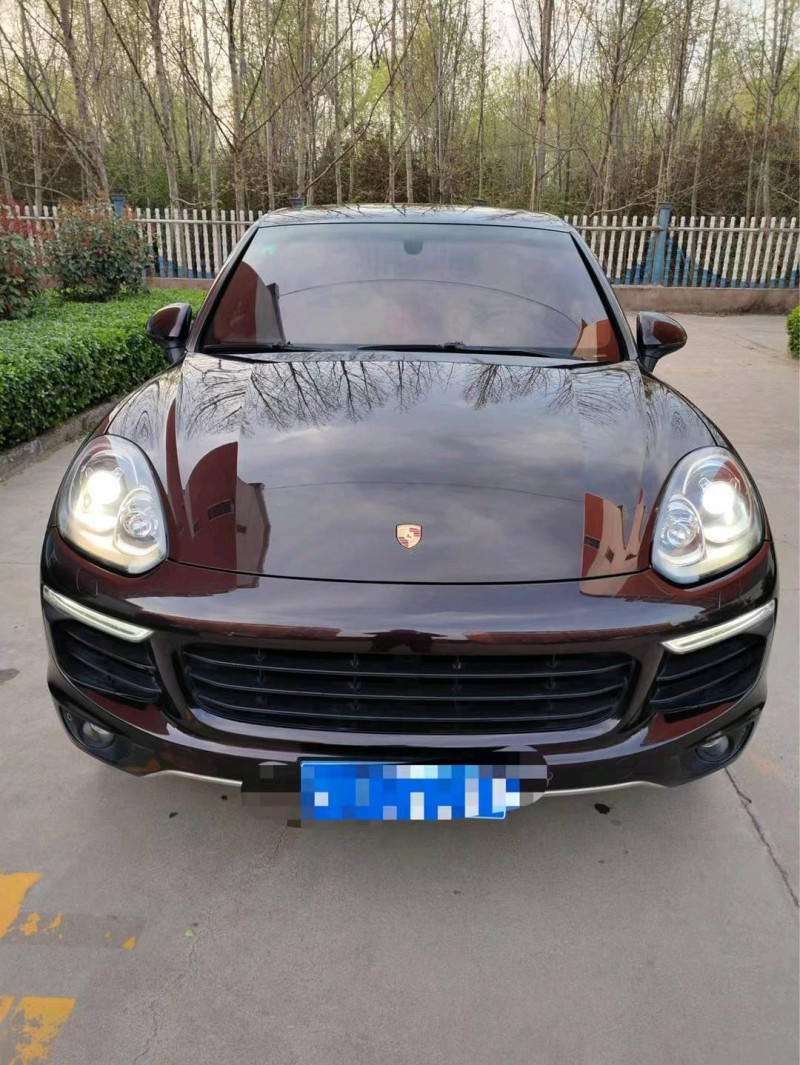 济南17年保时捷卡宴1