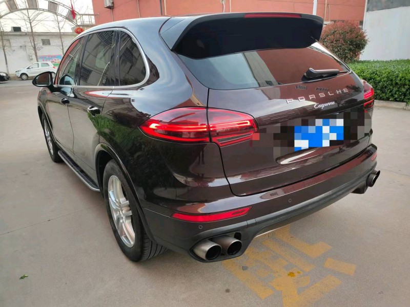 济南17年保时捷卡宴4