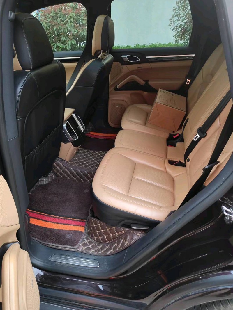 济南17年保时捷卡宴7