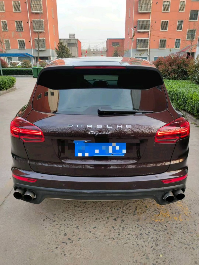 济南17年保时捷卡宴9