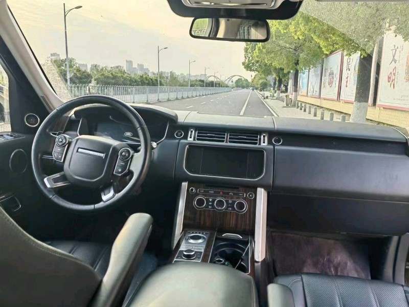 济南14年路虎揽胜行政9
