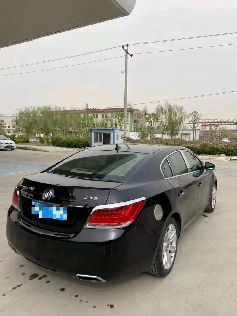 保定10年别克君越5