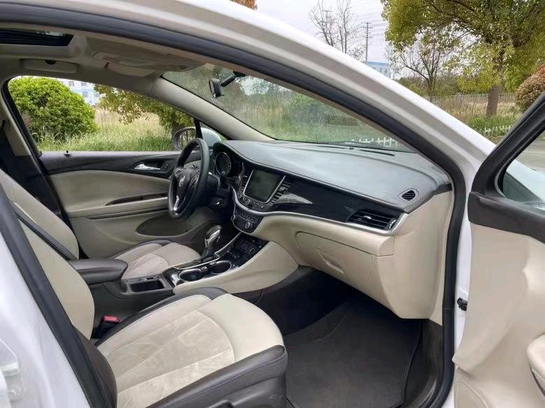 盐城17年别克君威6