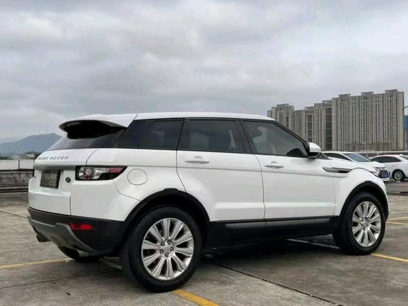 深圳16年路虎极光4