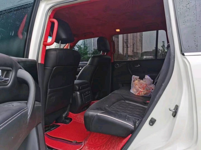 成都17年日产途乐4