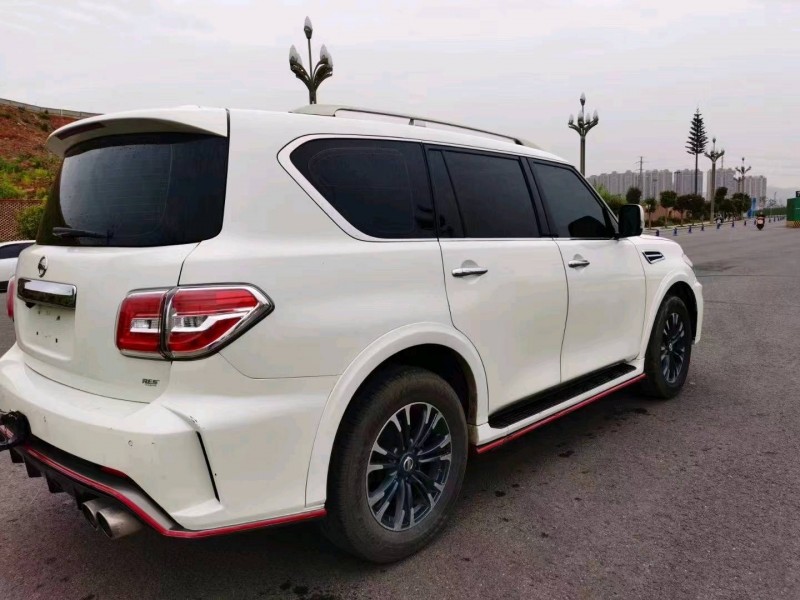 成都17年日产途乐7