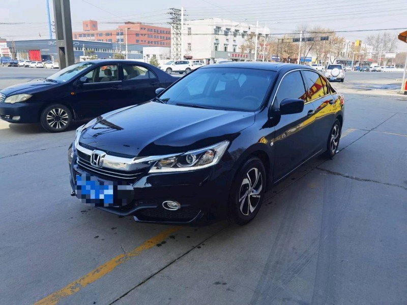 保定17年本田雅阁2