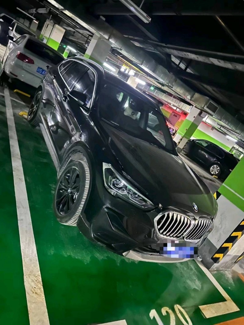 成都21年宝马X12