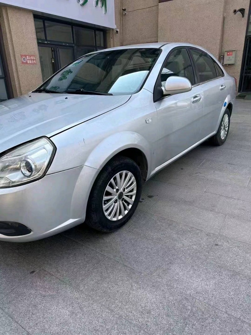 青岛16年别克凯越3