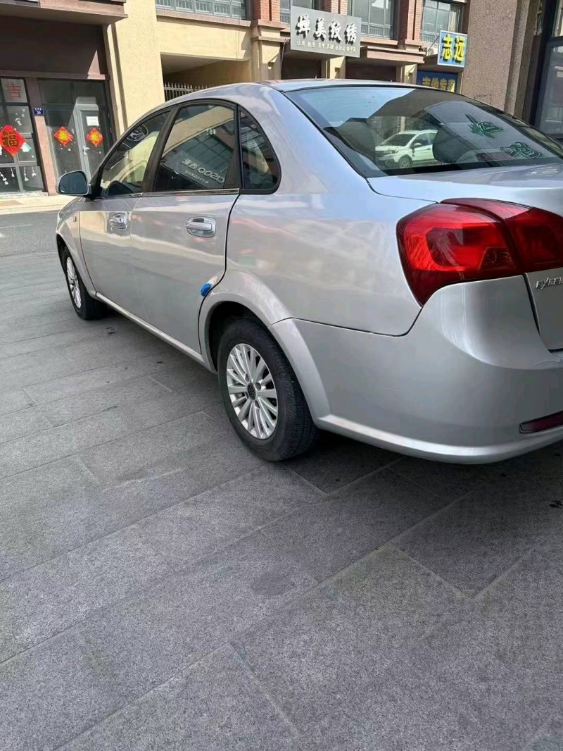 青岛16年别克凯越7