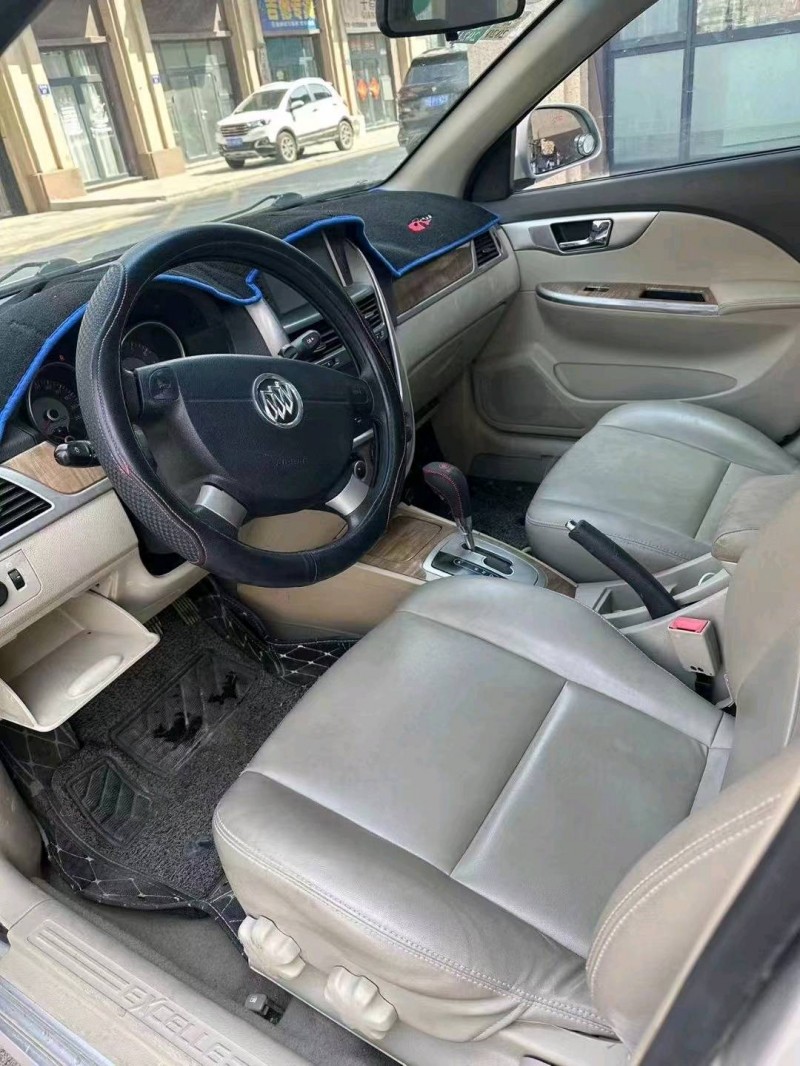 青岛16年别克凯越8