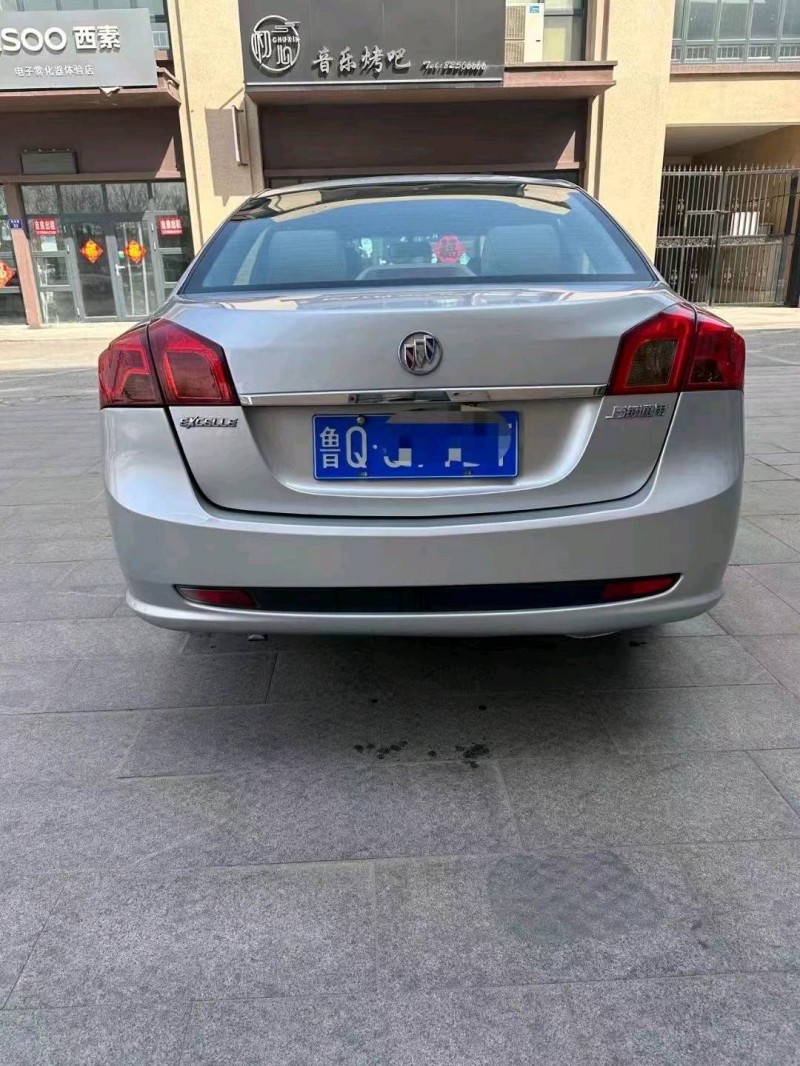 青岛16年别克凯越9