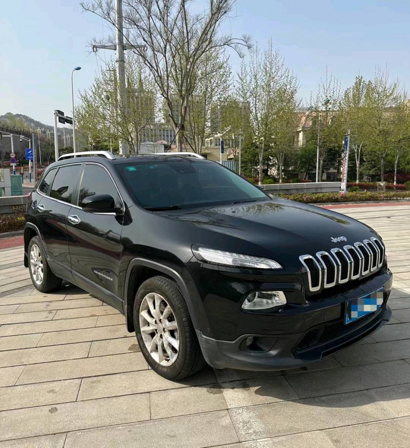 青岛15年Jeep自由光2