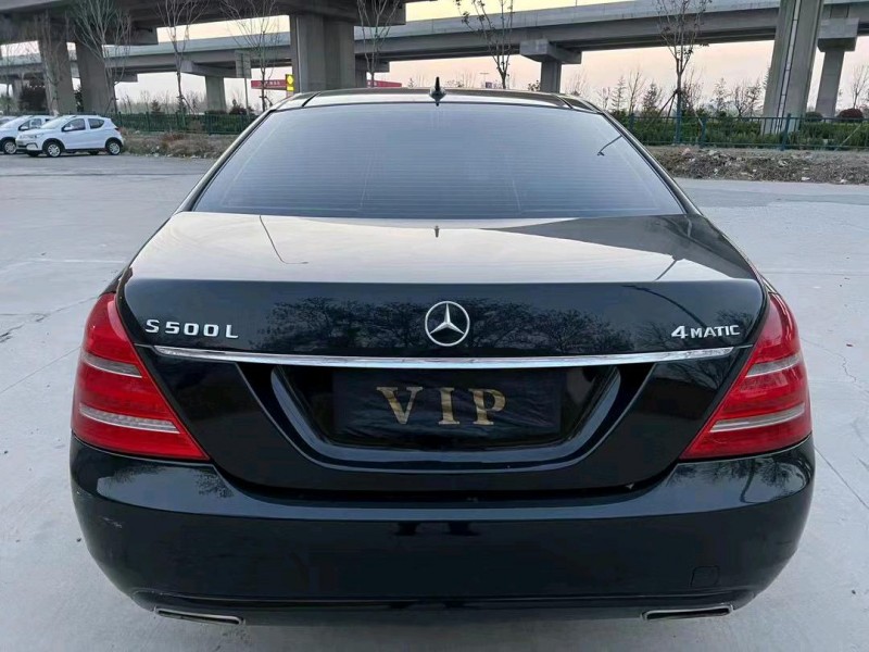 济宁11年奔驰S9