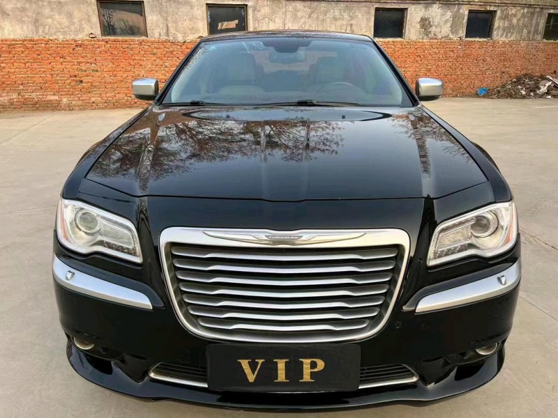 济宁14年克莱斯勒300C1