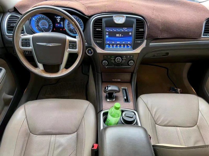 济宁14年克莱斯勒300C6