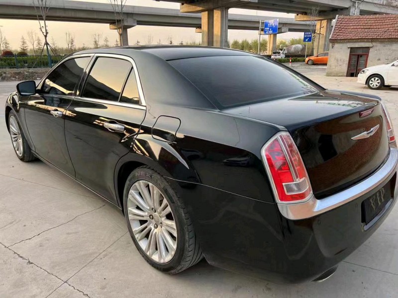 济宁14年克莱斯勒300C7